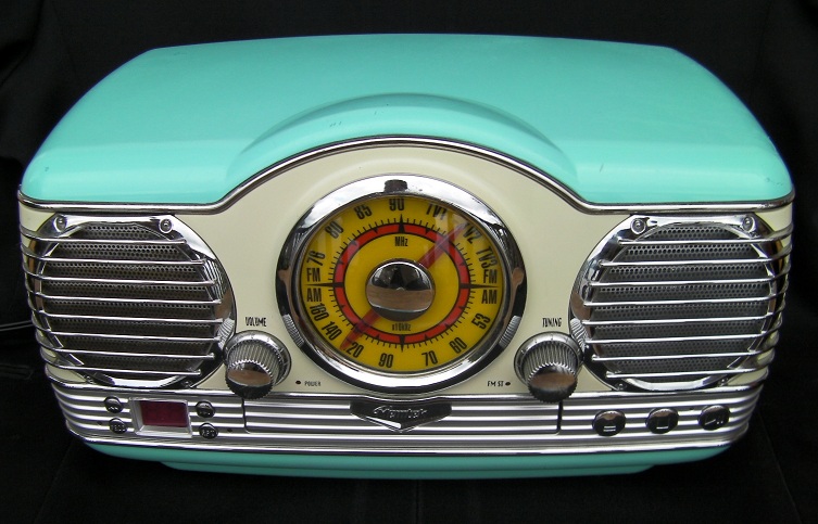 1950年代アメリカンスタイルのデザインがカッコイイ FM・AMラジオ付 