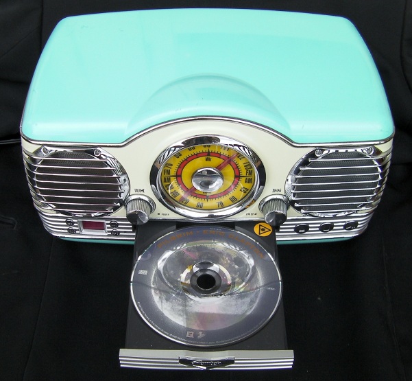 1950年代アメリカンスタイルのデザインがカッコイイ FM・AMラジオ付 